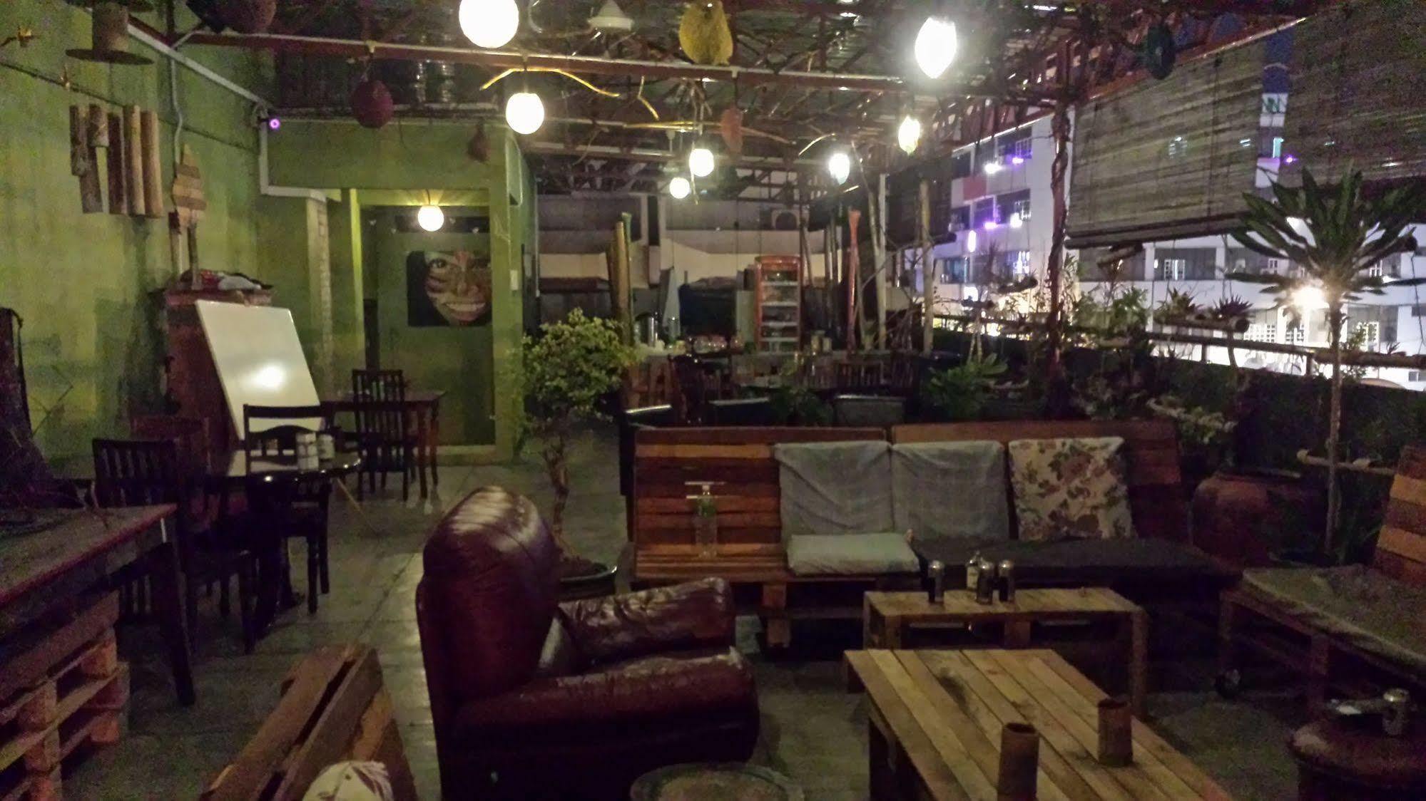 Birdnest Guesthouse, Gaia Rooftop Cafe Kuala Lumpur Exterior photo
